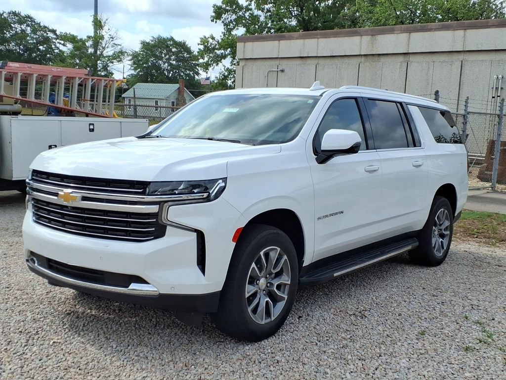 Used 2024 Chevrolet Suburban LT w/ LT Signature Plus Package AWD/4WD image 8
