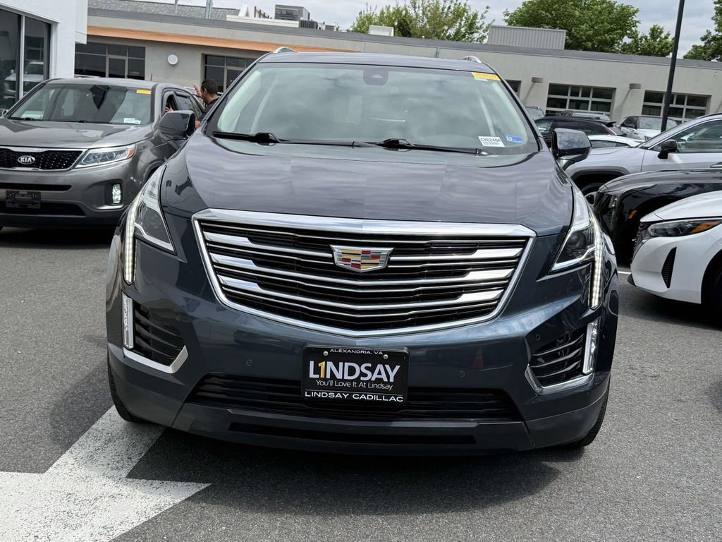 Used 2019 Cadillac XT5 Premium Luxury AWD/4WD image 2