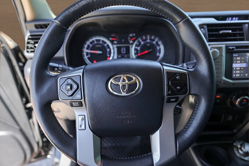 Used 2016 Toyota 4Runner SR5 AWD/4WD image 12