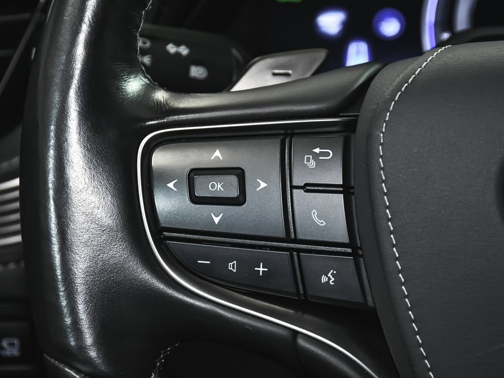 Used 2022 Lexus LS 500h AWD w/ Luxury Package image 41
