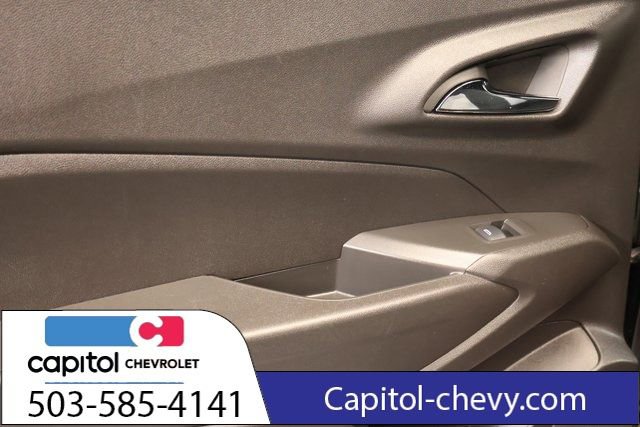 Used 2025 Chevrolet Trax RS FWD image 28