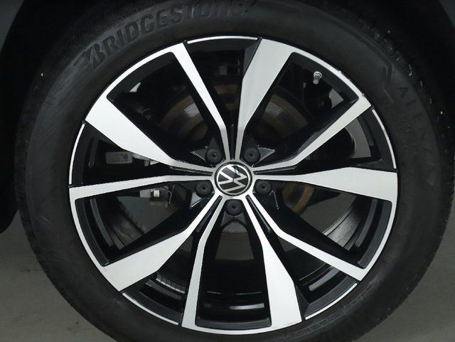 Used 2024 Volkswagen Atlas SEL Premium R-Line AWD/4WD image 45
