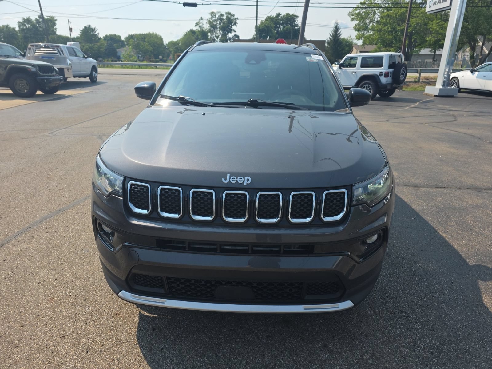 Used 2023 Jeep Compass Limited AWD/4WD image 8