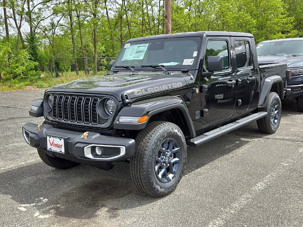 New 2026 Jeep Gladiator Sport AWD/4WD image 2