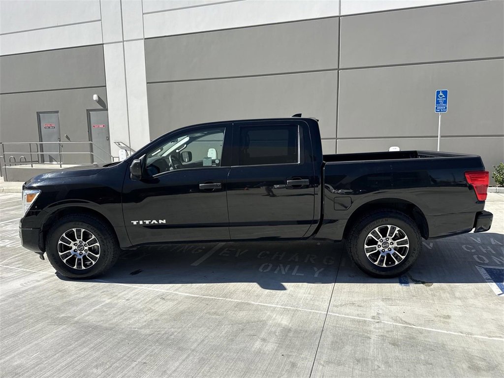 Used 2023 Nissan Titan SV image 6