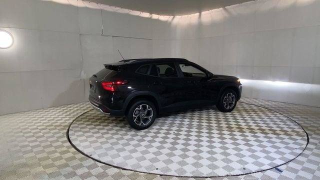Used 2024 Chevrolet Trax LT w/ Driver Confidence Package FWD image 3