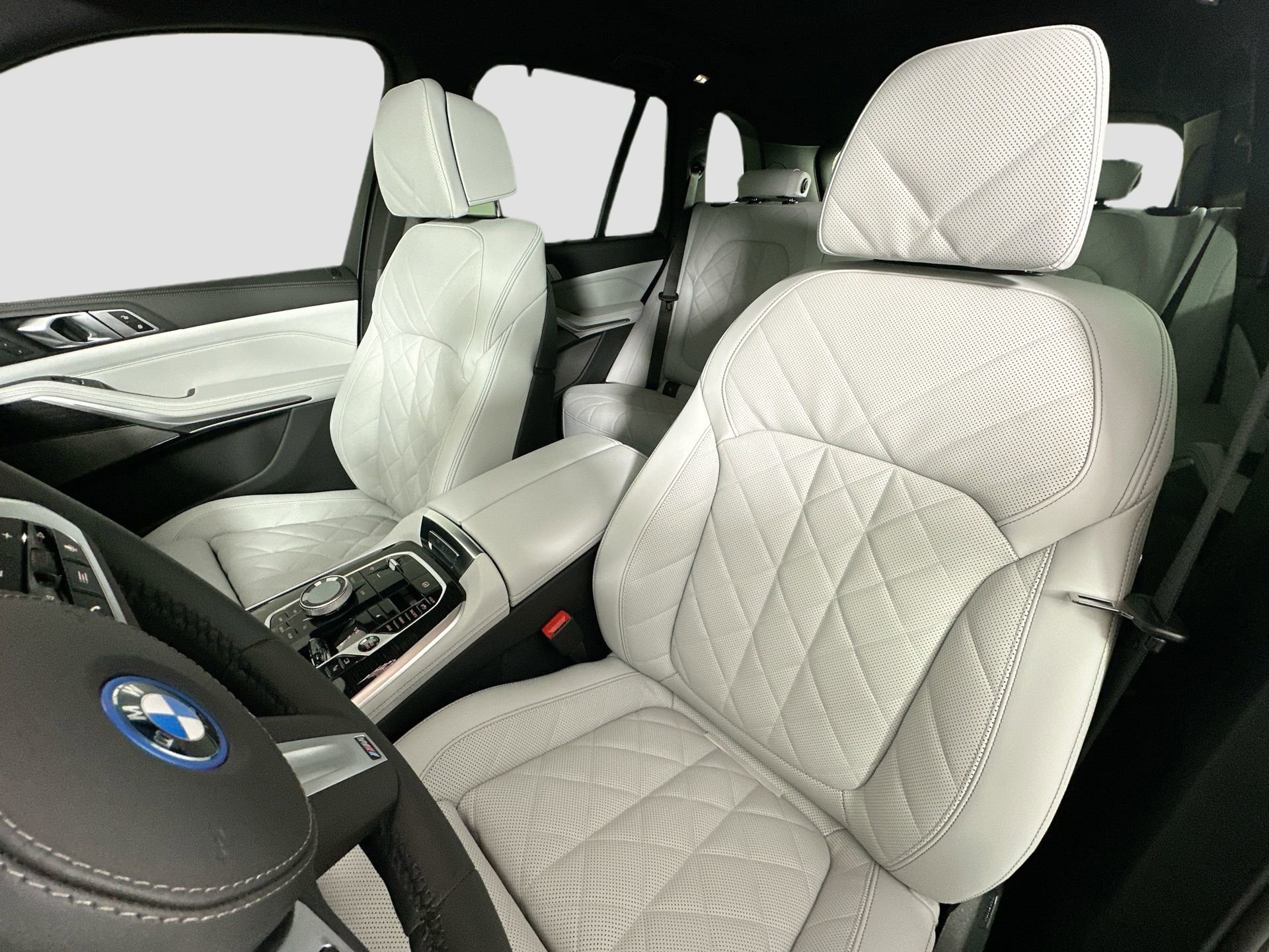 New 2026 BMW X5 xDrive50e w/ Executive Package image 21