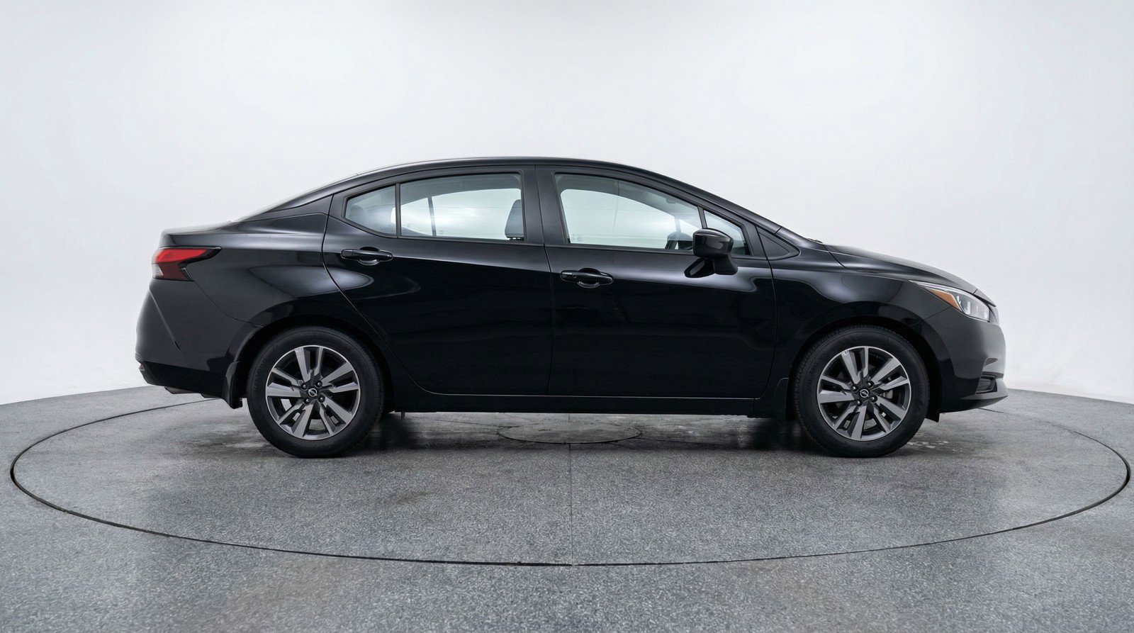 Used 2025 Nissan Versa SV image 11