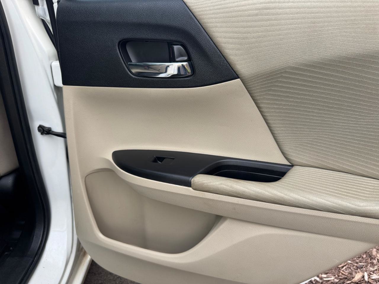Used 2017 Honda Accord LX image 24