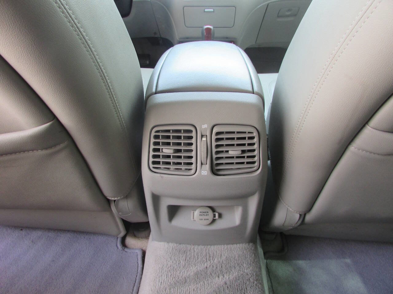 Used 2006 Hyundai Azera Limited image 17