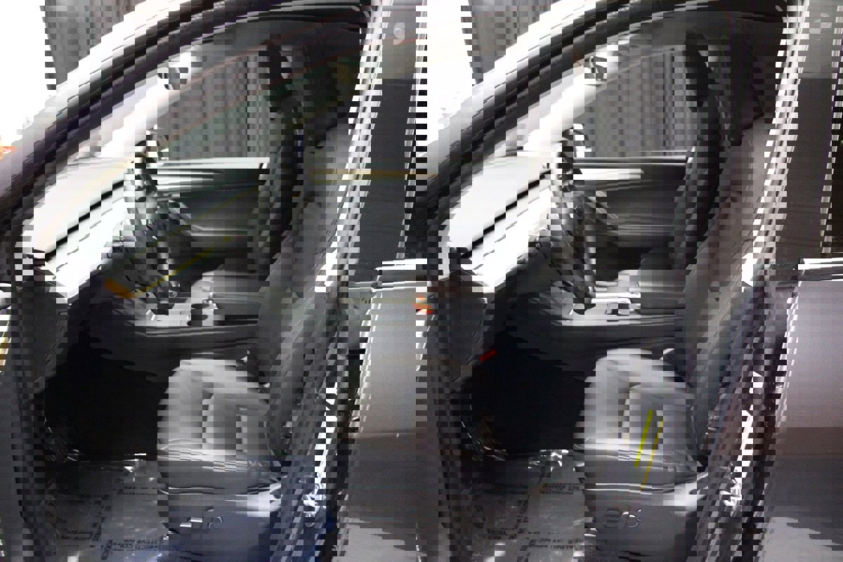 Used 2023 Tesla Model Y Long Range image 28