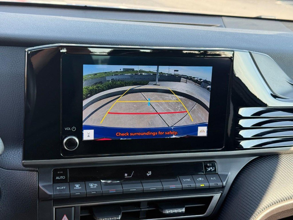 Certified 2025 Toyota Camry SE FWD image 25