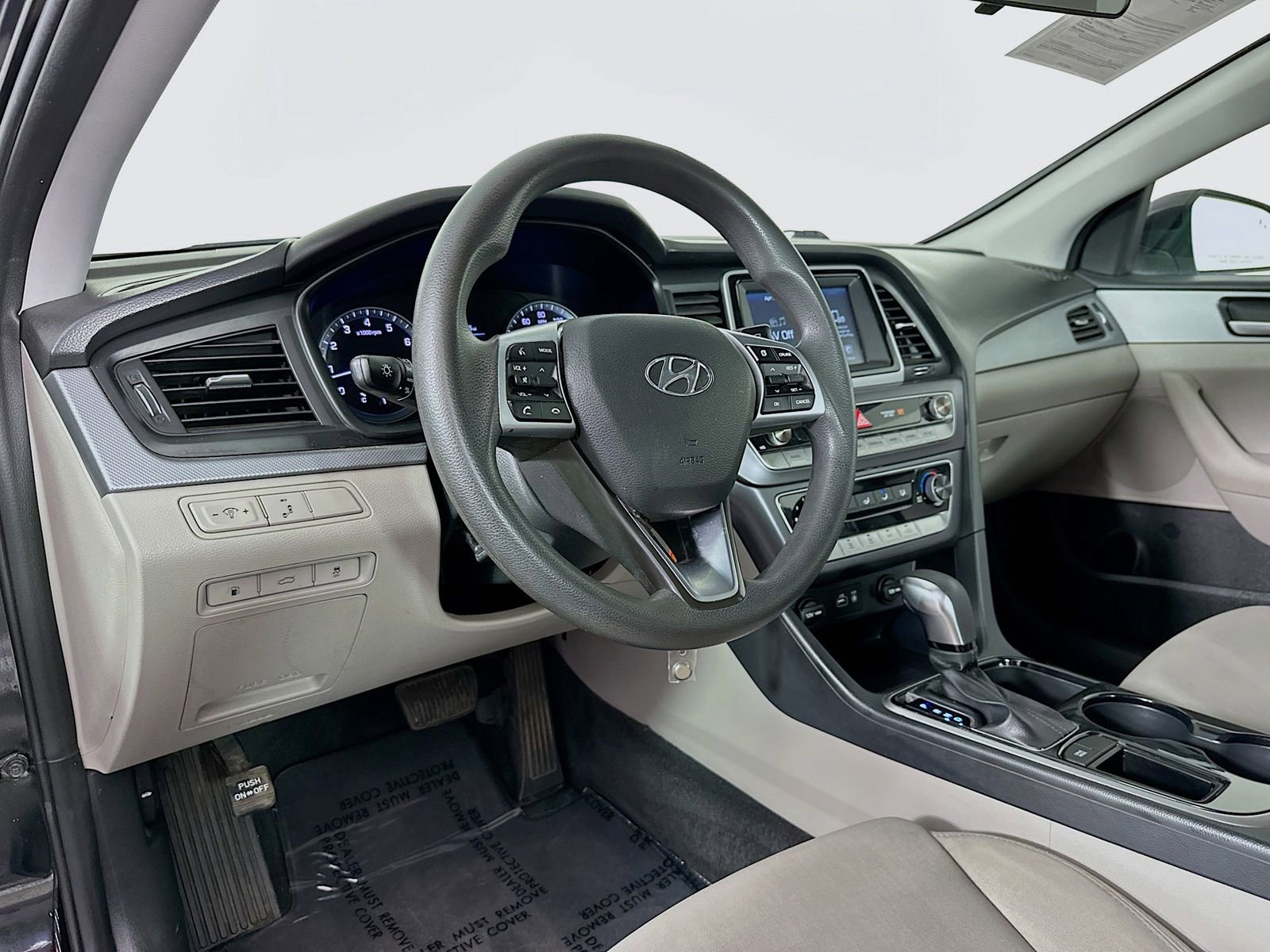 Used 2019 Hyundai Sonata SE w/ Cargo Package FWD image 10
