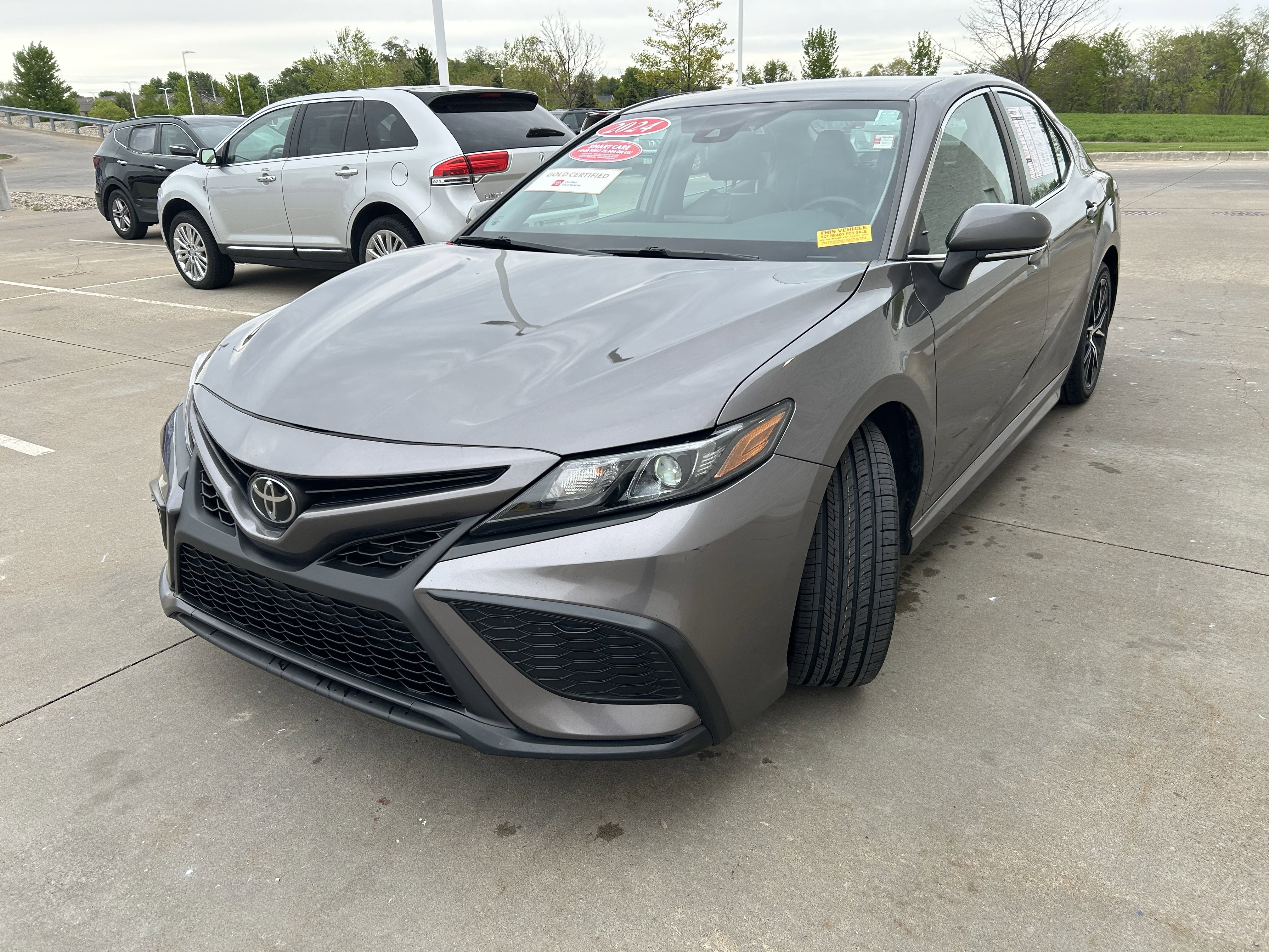 Certified 2024 Toyota Camry SE FWD image 3