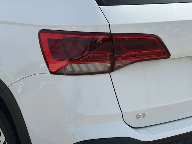 Used 2024 Volkswagen Taos SE image 7