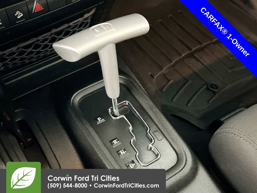 Used 2012 Jeep Wrangler Rubicon w/ PWR Convenience Group AWD/4WD image 9