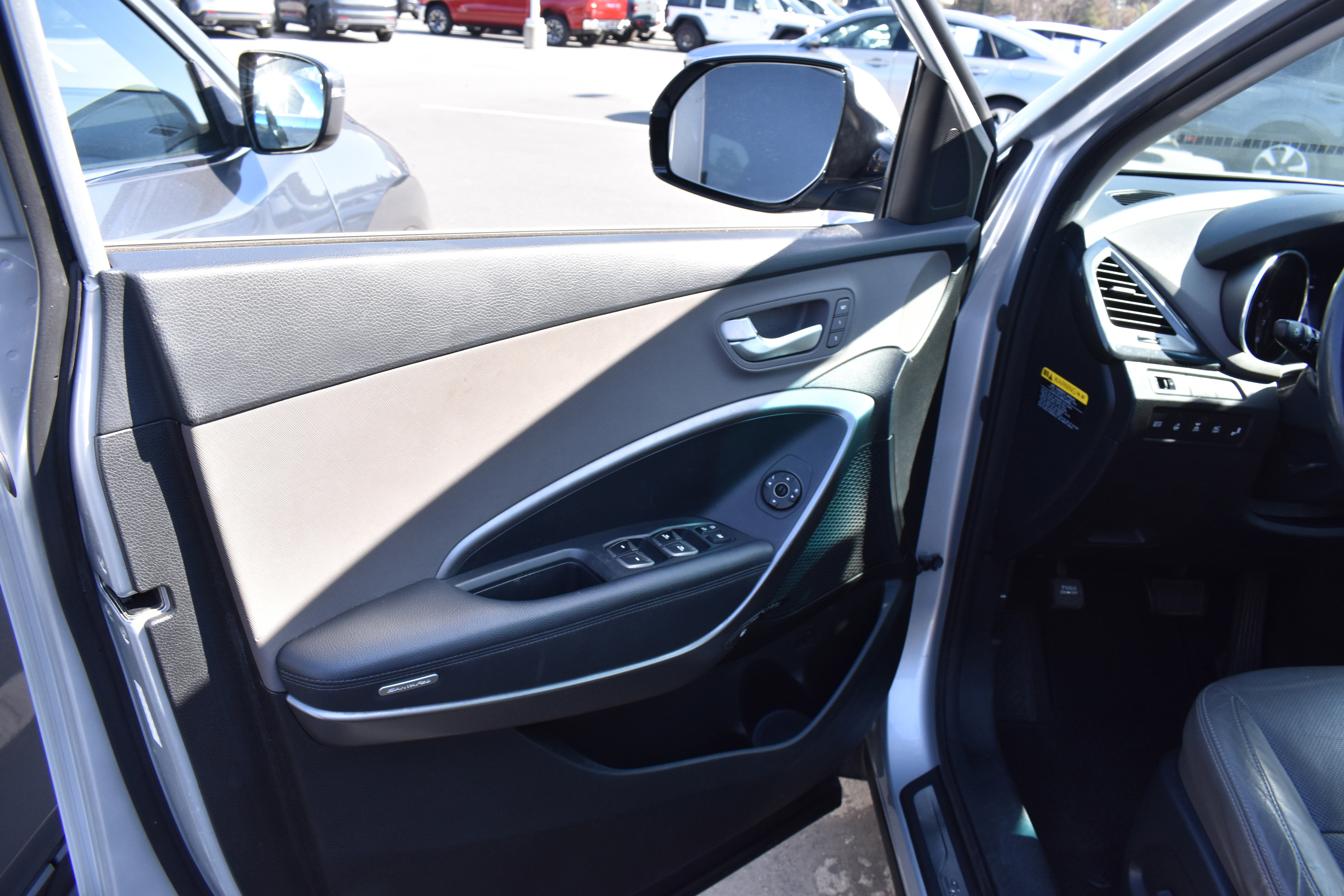 Used 2016 Hyundai Santa Fe Limited w/ Option Group 04 image 24