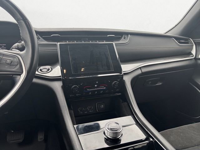 Used 2022 Jeep Grand Cherokee L Laredo image 11