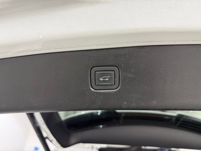 Used 2023 Chevrolet Blazer LT w/ Midnight/Sport Edition FWD image 9