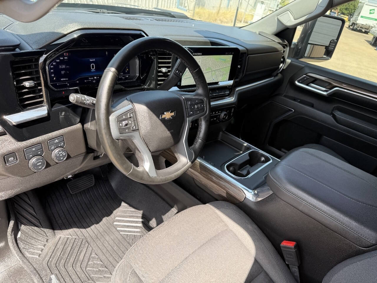 Used 2024 Chevrolet Silverado 2500 LT AWD/4WD image 15