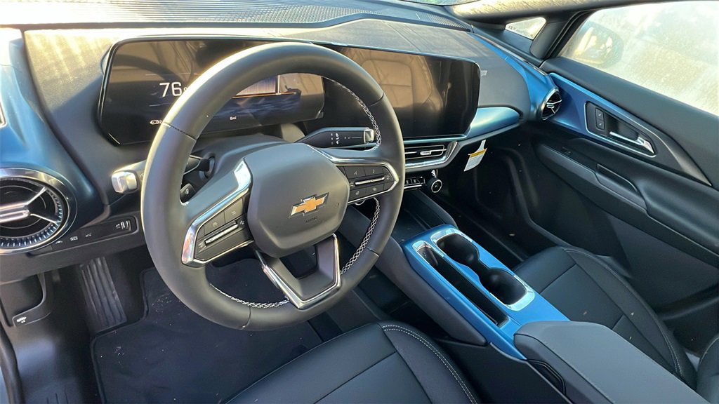 New 2026 Chevrolet Equinox EV LT image 16