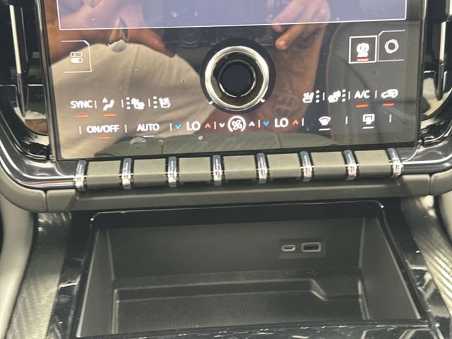 New 2026 GMC Yukon XL AT4 w/ LPO, Floor Liner Package AWD/4WD image 18