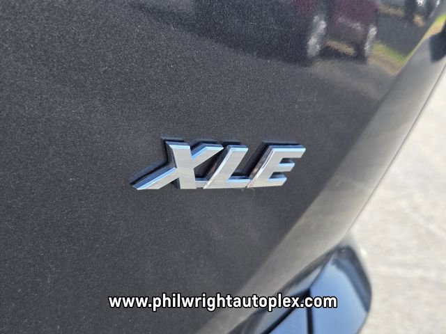 Used 2018 Toyota RAV4 XLE image 16