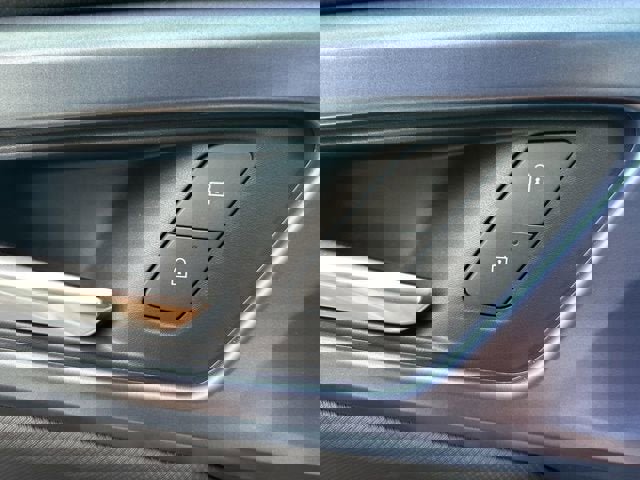 New 2025 Chevrolet Equinox EV LT image 21