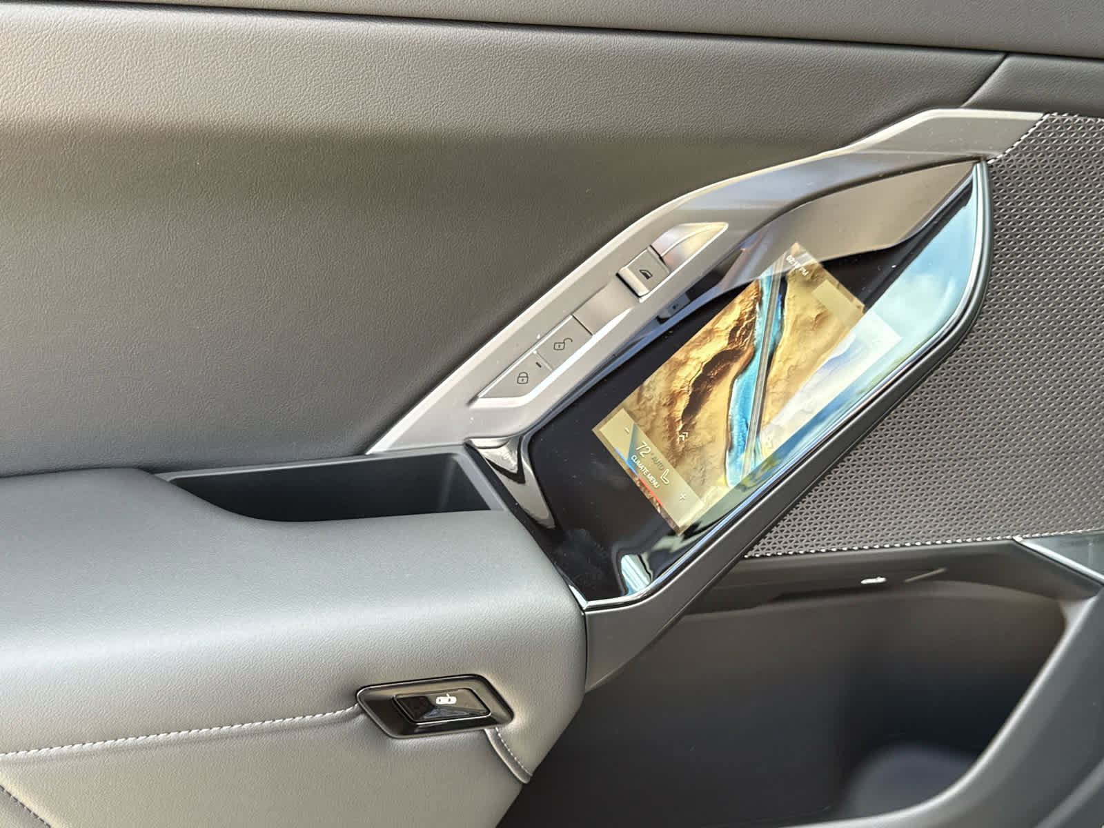 New 2026 BMW 740i xDrive w/ Premium Package image 17