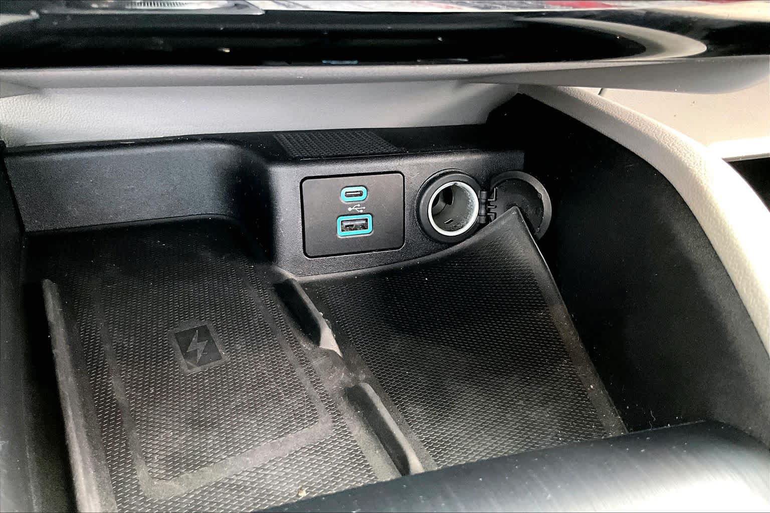 Used 2023 Ford Escape Platinum w/ Premium Technology Package AWD/4WD image 35
