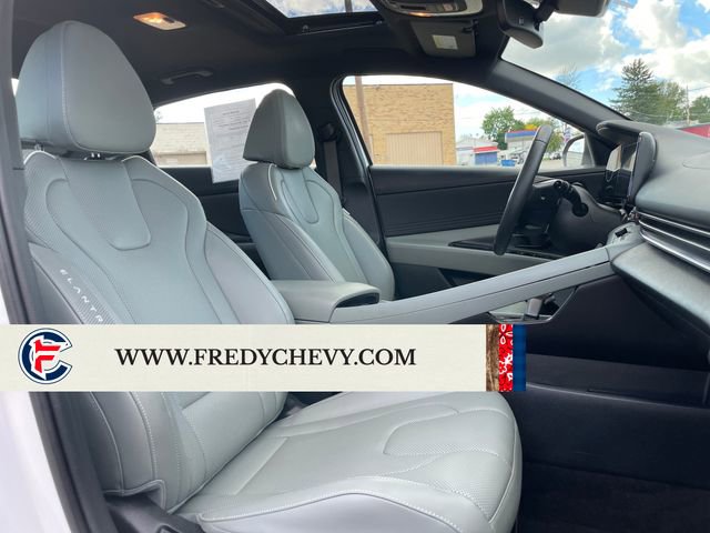 Used 2025 Hyundai Elantra Limited FWD image 36