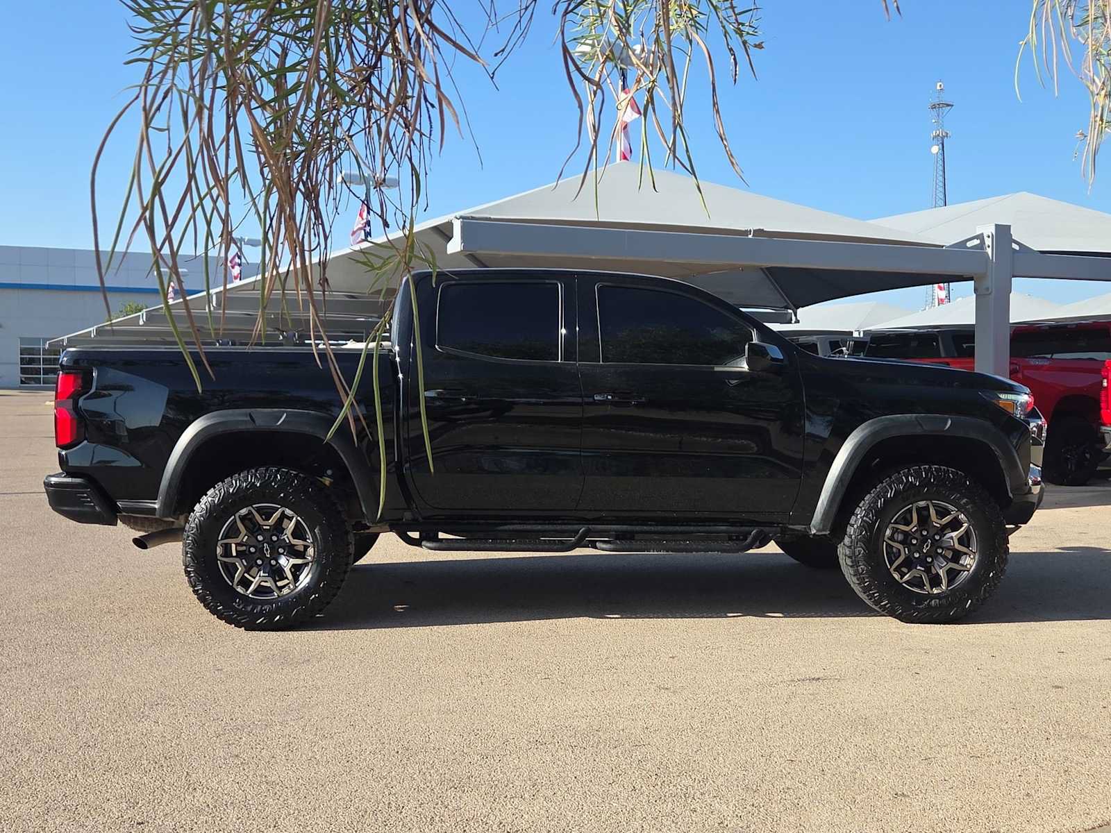 Used 2026 Chevrolet Colorado ZR2 w/ Technology Package AWD/4WD image 9
