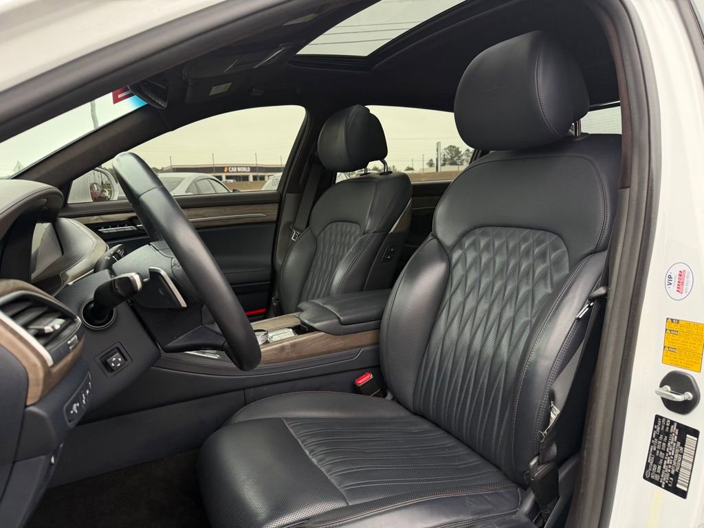 Used 2021 Genesis G90 3.3T Premium RWD image 11