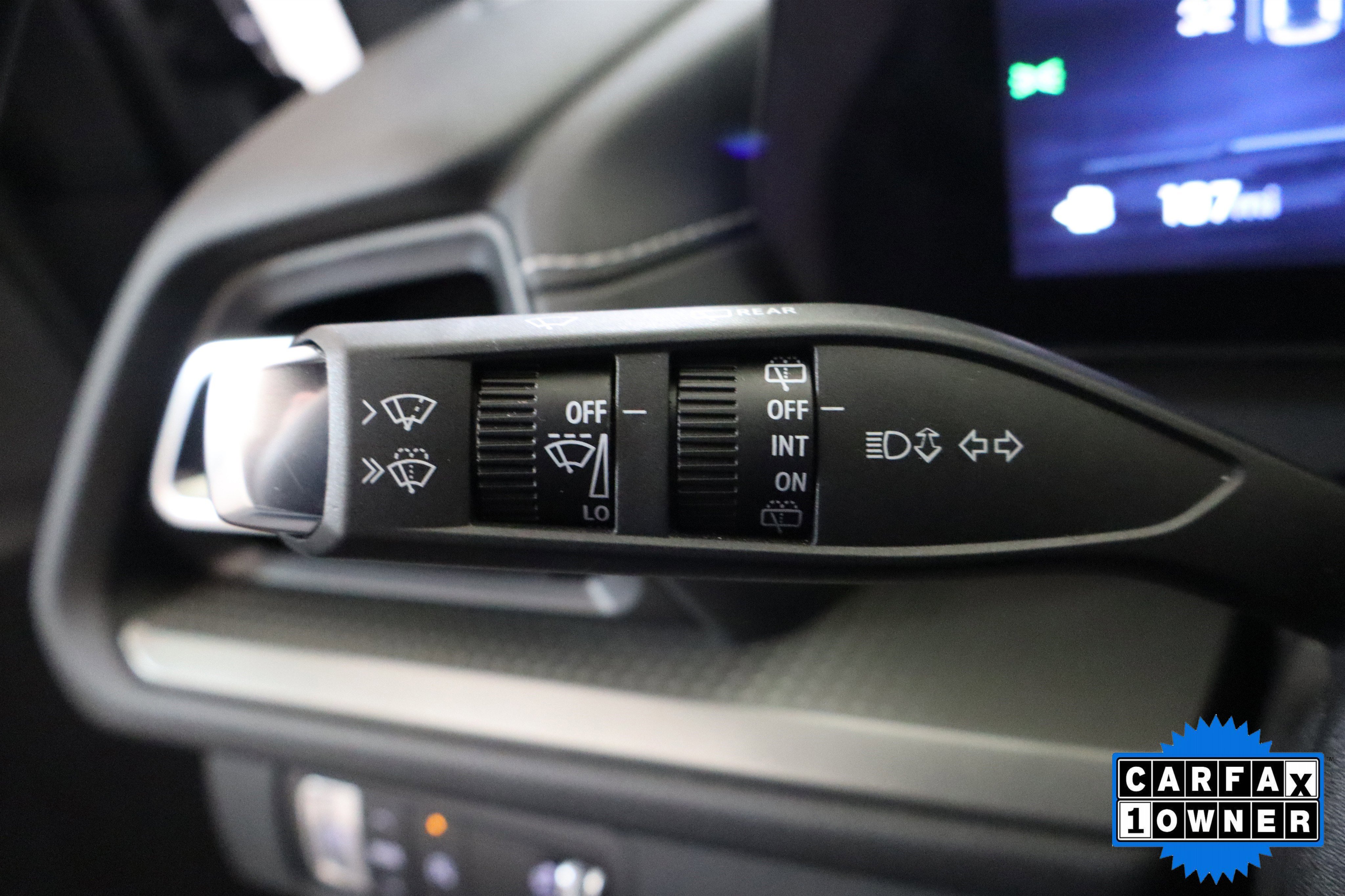 Used 2025 Chevrolet Traverse LT image 30