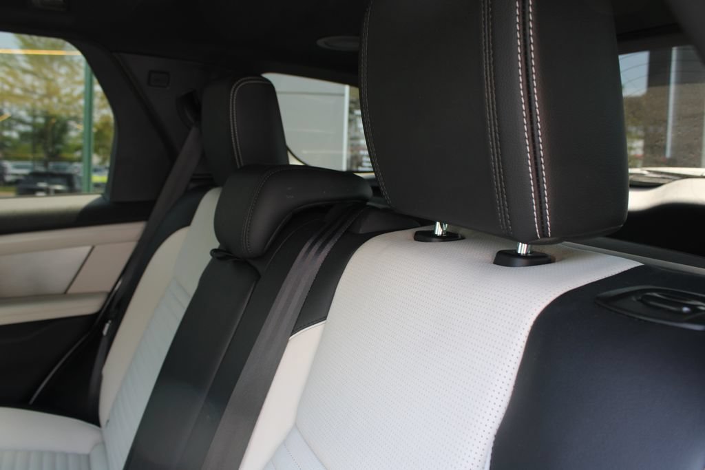 Certified 2025 Land Rover Discovery Sport Dynamic SE AWD/4WD image 8