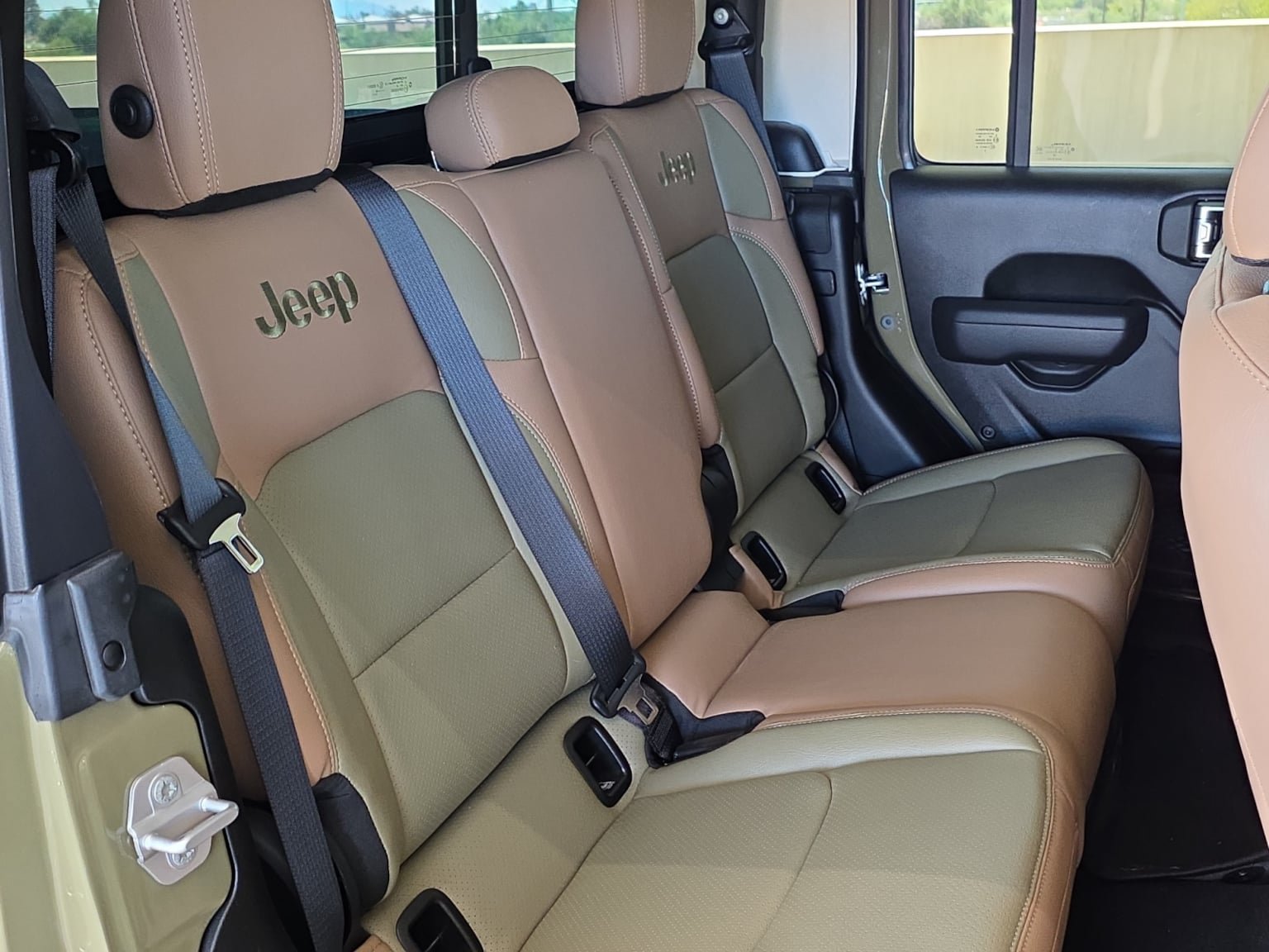 Used 2025 Jeep Gladiator Sport AWD/4WD image 26