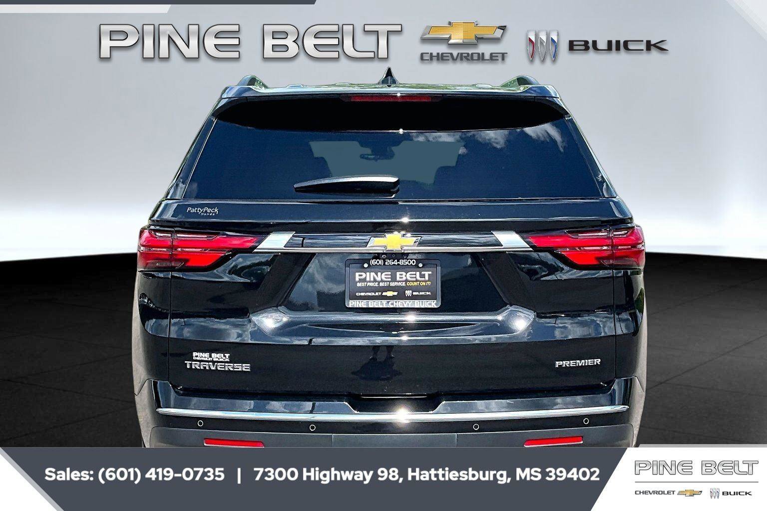 Used 2022 Chevrolet Traverse Premier FWD image 4