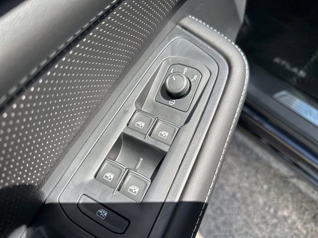 New 2025 Volkswagen Atlas SEL Premium R-Line image 16