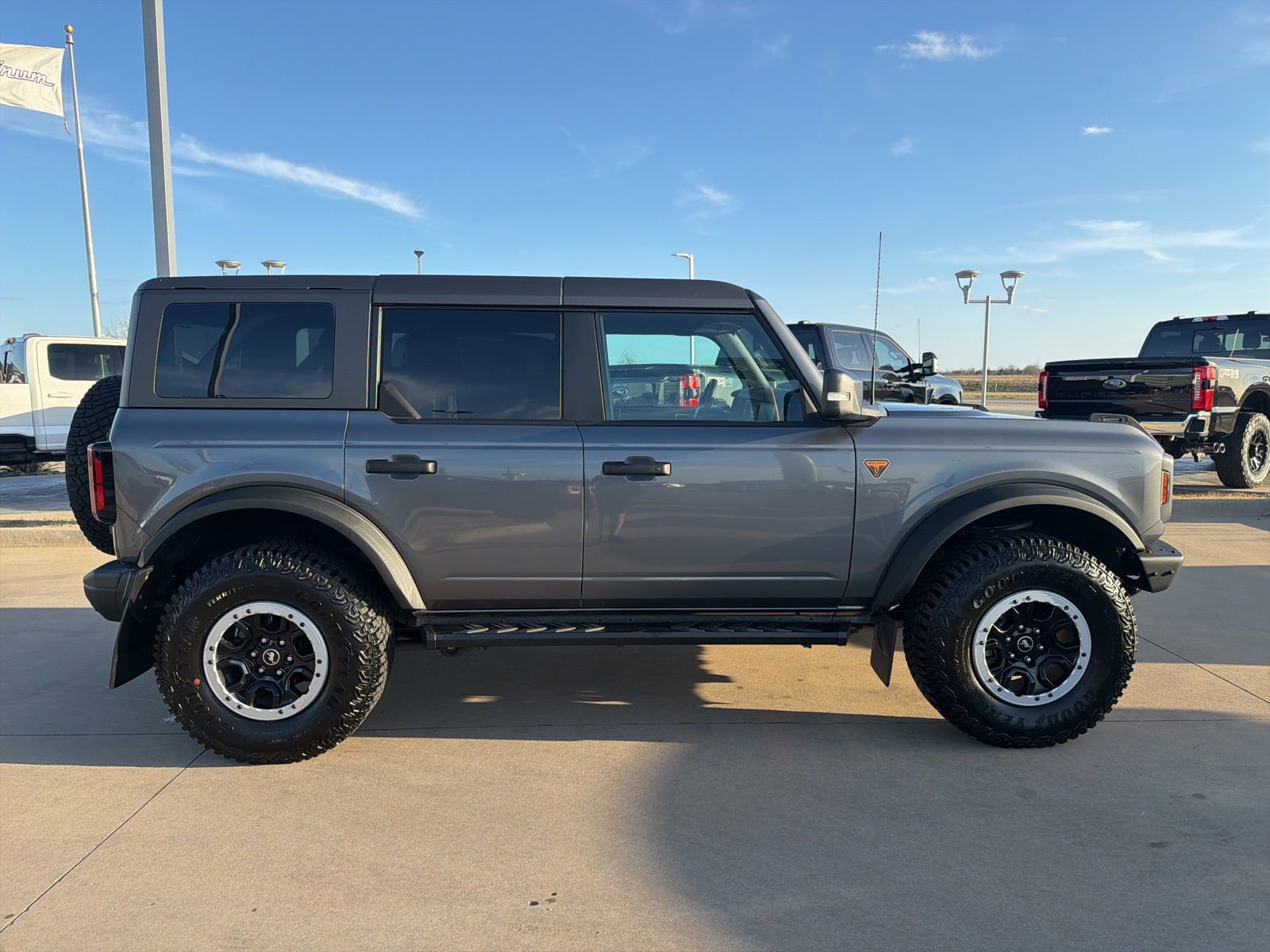 Used 2024 Ford Bronco Badlands image 7