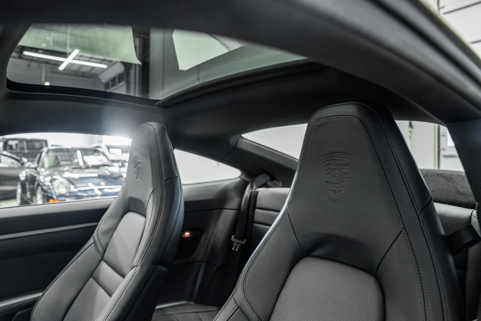 Used 2025 Porsche 911 Carrera image 16