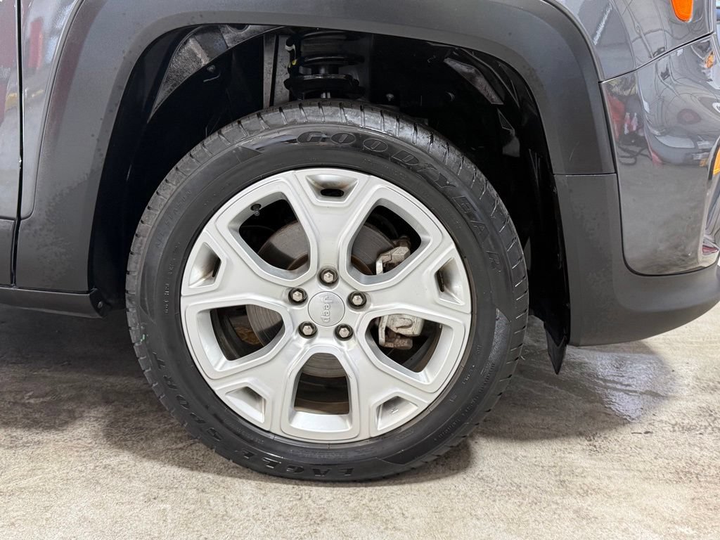 Certified 2022 Jeep Renegade Limited AWD/4WD image 35