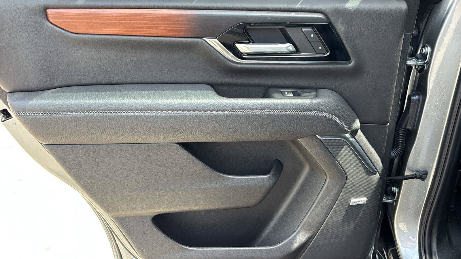 Certified 2025 GMC Yukon Denali AWD/4WD image 16