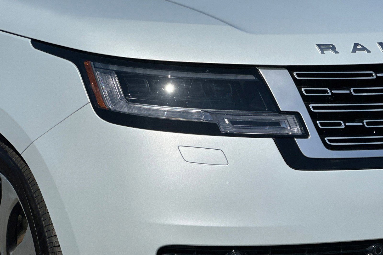 New 2026 Land Rover Range Rover Long Wheelbase Autobiography image 10