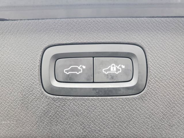 Certified 2024 Volvo XC90 B6 Plus w/ Protection Package Premier image 35