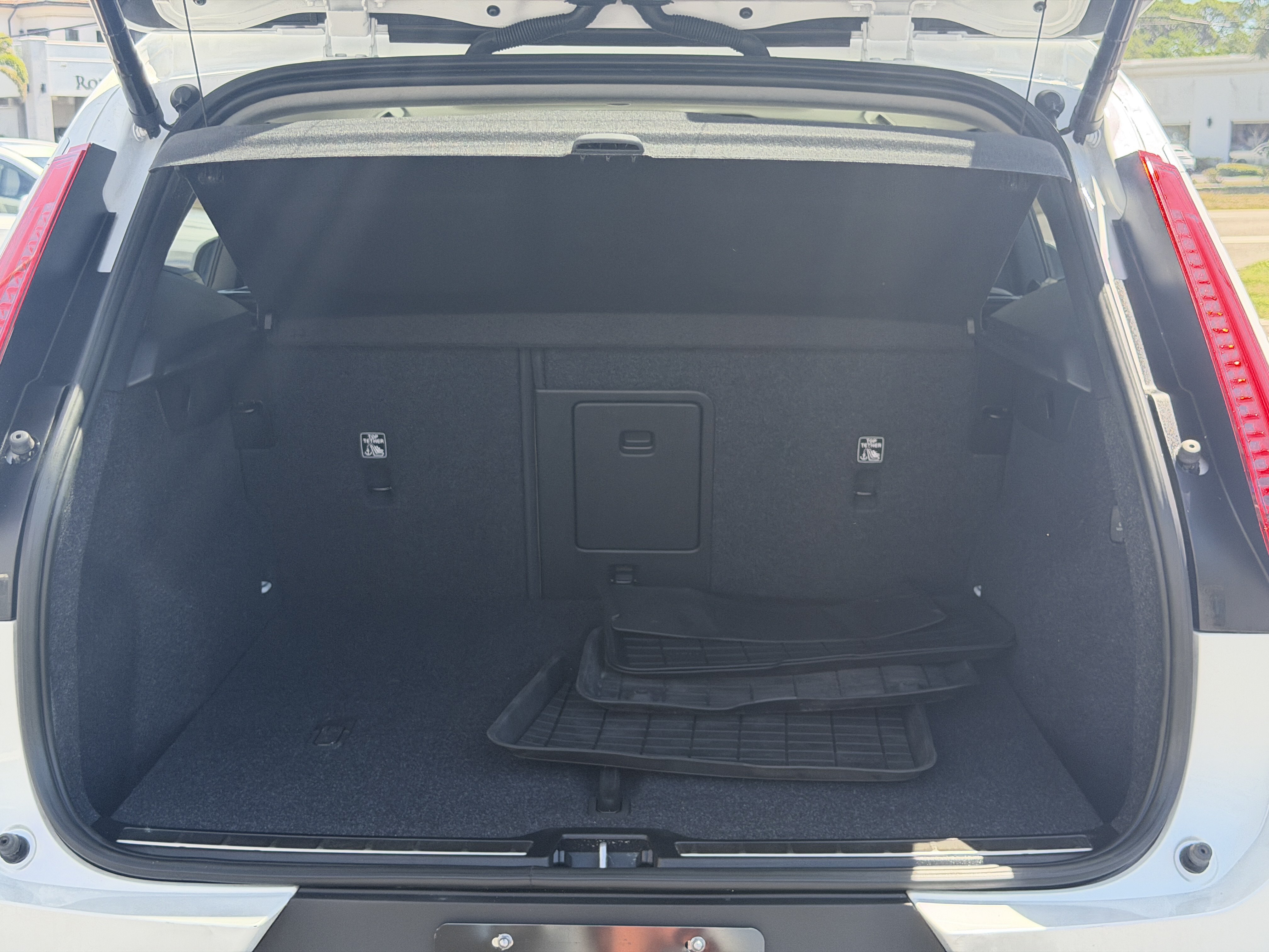 Certified 2023 Volvo XC40 B5 Ultimate w/ Protection Package Premier AWD/4WD image 10