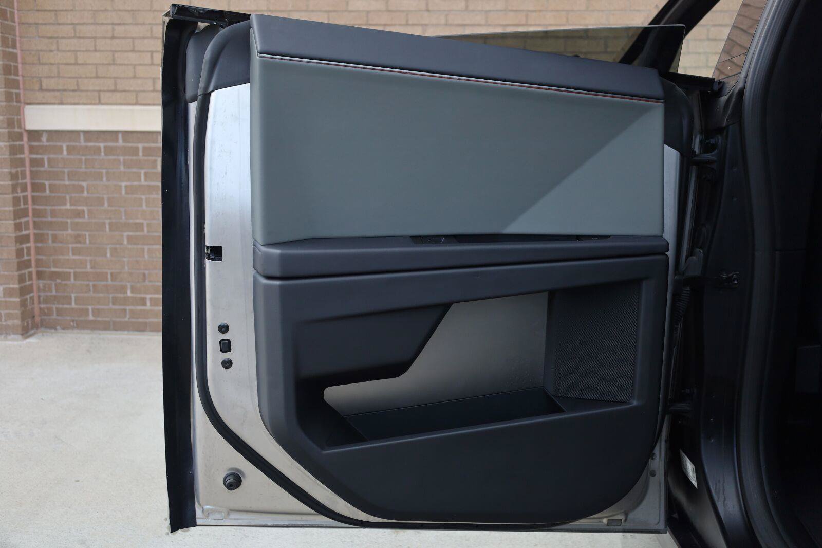 Used 2025 Tesla Cybertruck Cyberbeast AWD/4WD image 21