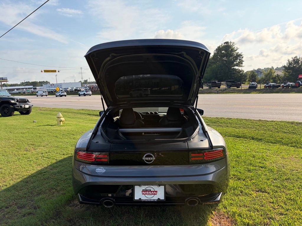 Certified 2025 Nissan Z Performance w/ Floor Mat Package RWD image 5
