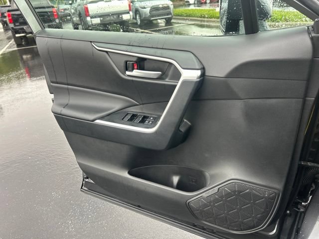 Used 2025 Toyota RAV4 XLE FWD image 29