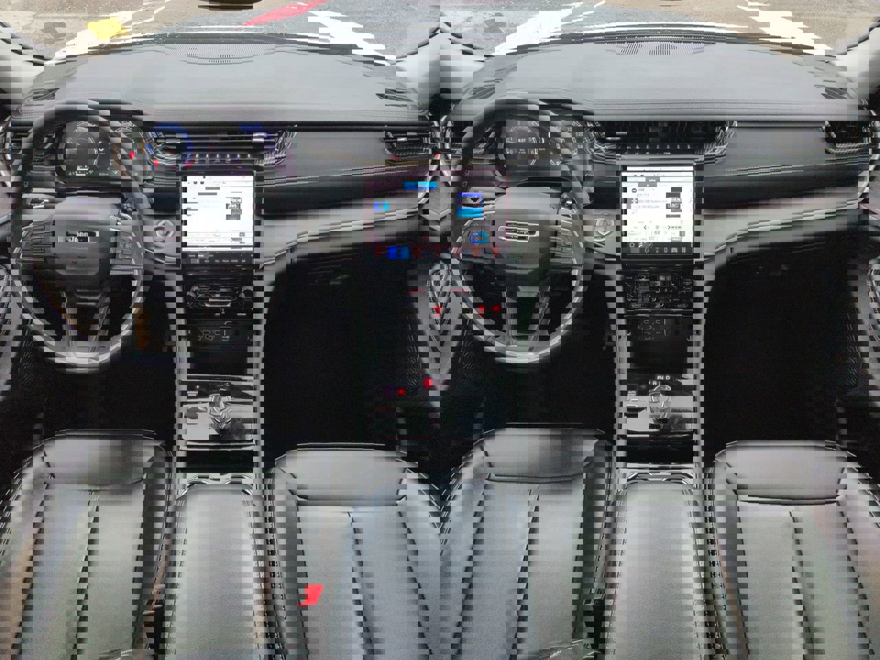 Used 2023 Jeep Grand Cherokee Limited image 14