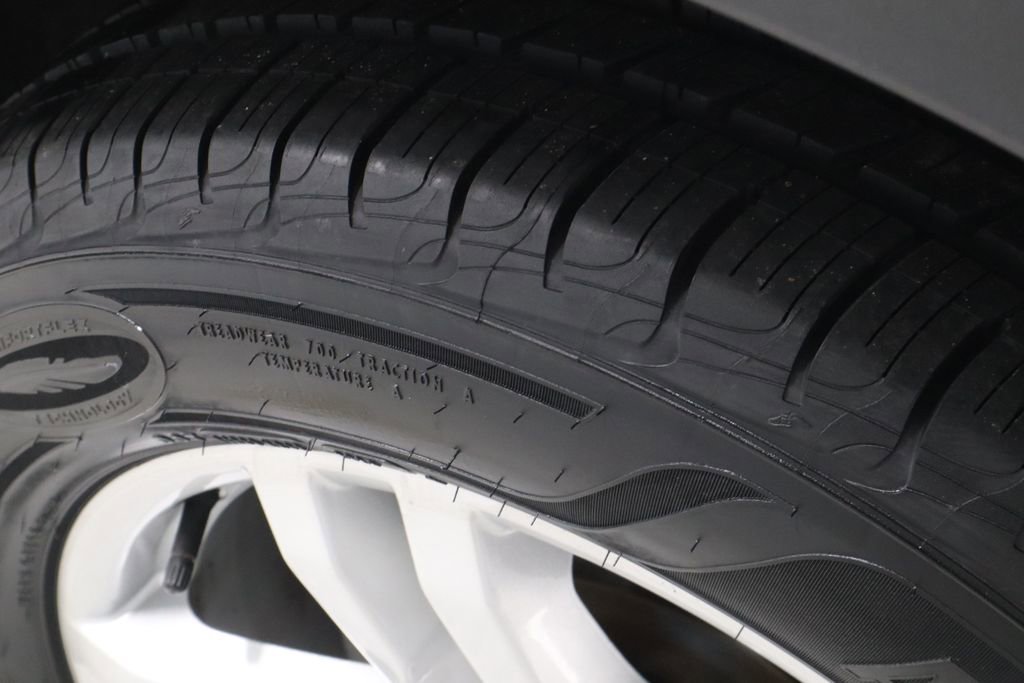 Certified 2022 Ford Explorer XLT w/ Equipment Group 202A image 20